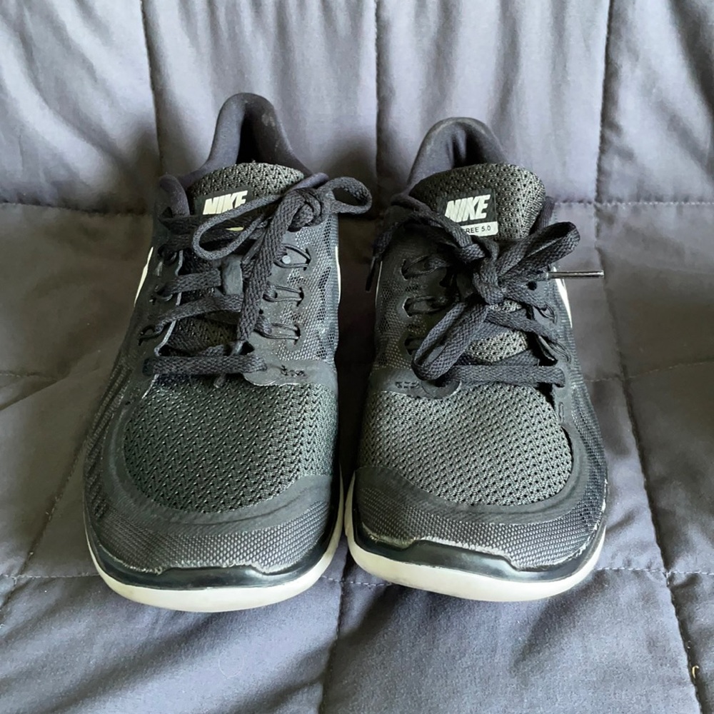 Black Nike Free 5.0 7Y Sneakers